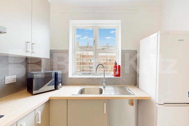 Duplex apartment flooded with natural light and very good storage Cadet Drive , Bermondsey